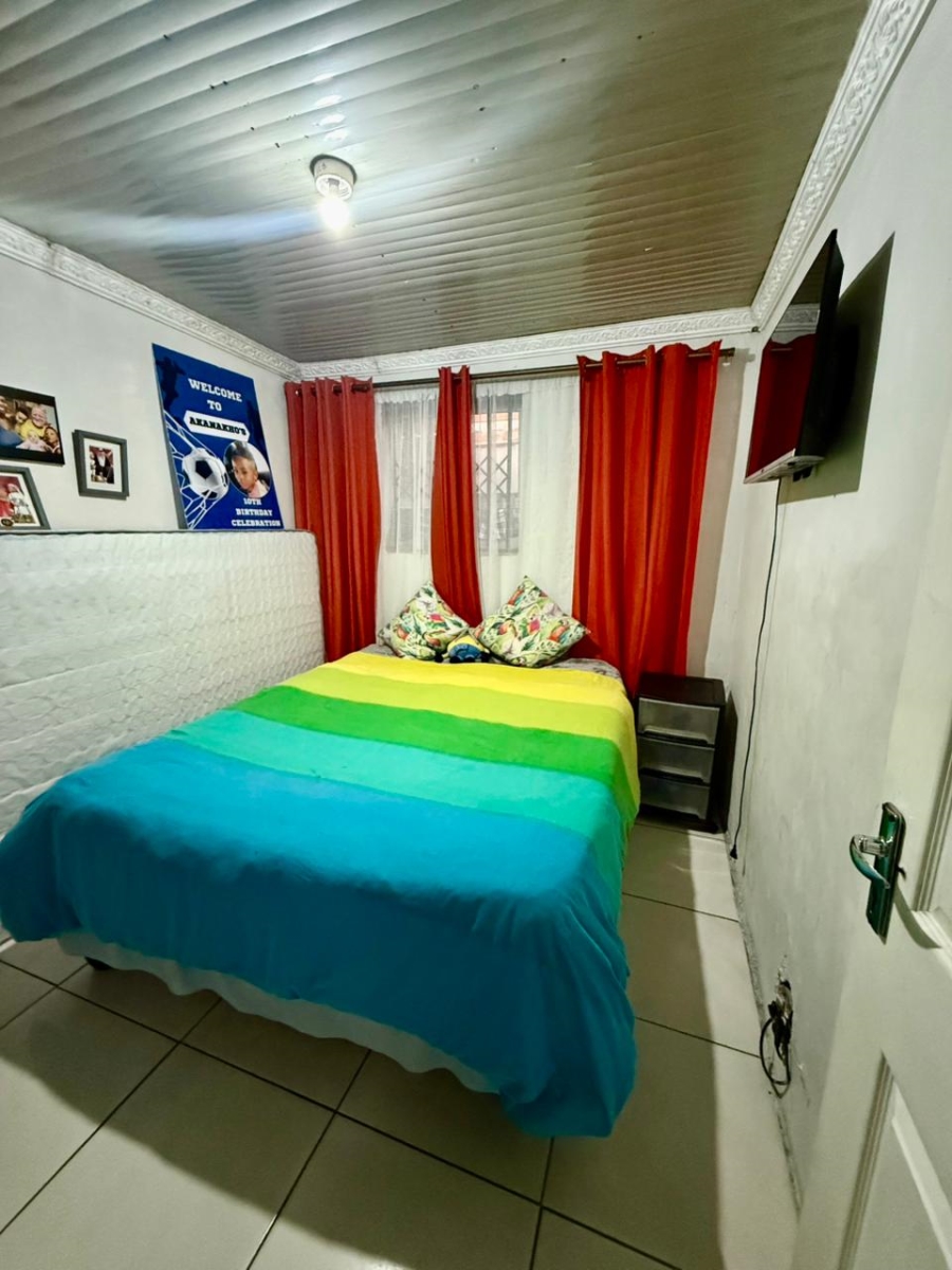 4 Bedroom Property for Sale in Mandela Park Western Cape